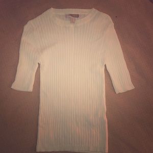 Quarter length sleeved top